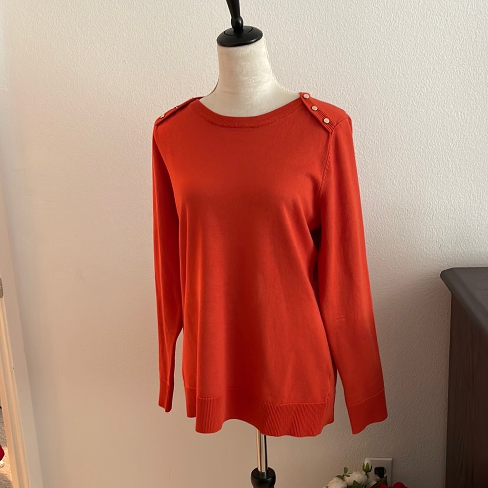 Beautiful fall winter sweater lightweight. Excellent condition well cared for.